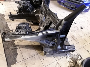 Mercedes Benz EQC N293 (2019–2026) Front outrigger A2136208700 - 3