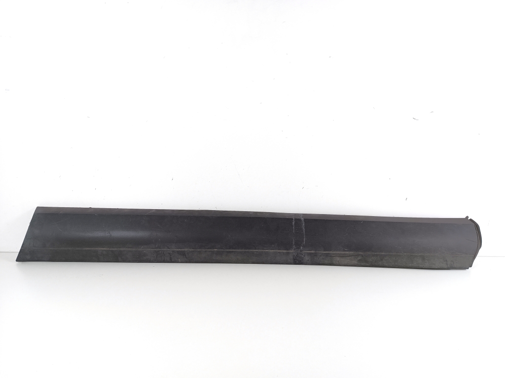 VOLKSWAGEN Touareg 1 generation (2002-2010) Front Right Door Molding 7L6837798D 23831370