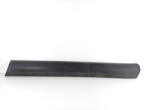 Esiukse liist - 7L6837798D