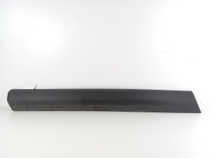 Esiukse liist - 7L6837797