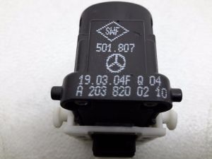 Mercedes Benz C-Class 203 (2000–2007) Tagumise külgukse aknalüliti A2038200210 - 5