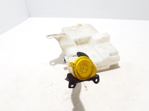 Ford Kuga (2012–2019) Front washer fluid reservoir CV4413K175AG - 5