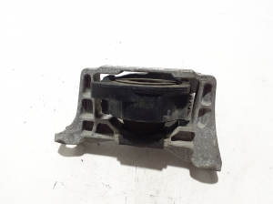  Engine cushion 