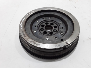   Clutch flywheel 