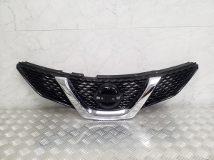  Front grille 