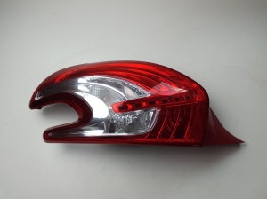  Rear corner lamp 