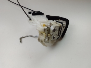 Subaru Impreza (2007–2012) Front door lock 61032FG240 - 2