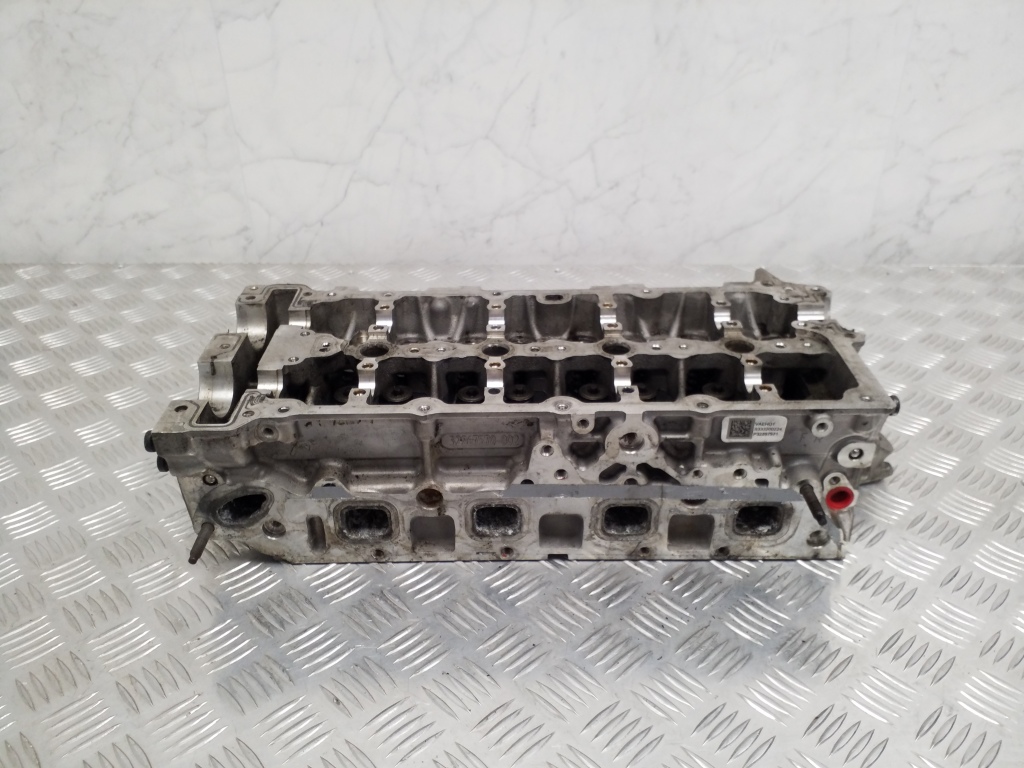 VOLVO XC90 2 generation (2014-2024) Engine Cylinder Head 32267570 25025816
