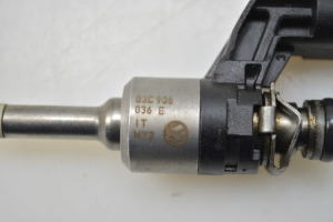  Fuel injector 