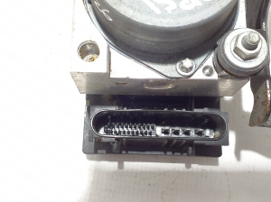 RENAULT Clio III (2005–2012) ABS unit 8200559749 - 2