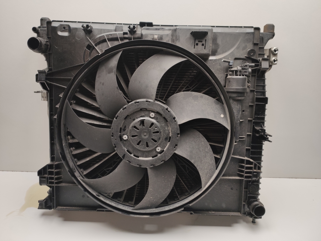 MERCEDES-BENZ M-Class W166 (2011-2015) Moottorin jäähdytystuulettimen jäähdytin A0999062500, A0999060900, A0995001303 23528427