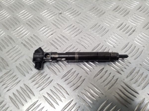  Fuel injector 