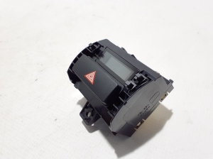 TOYOTA Hilux (2015–2020) Hazard light switch 839100K180 - 3