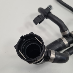 VOLVO XC40 (2017–2026) Radiator hose 32240180 - 2
