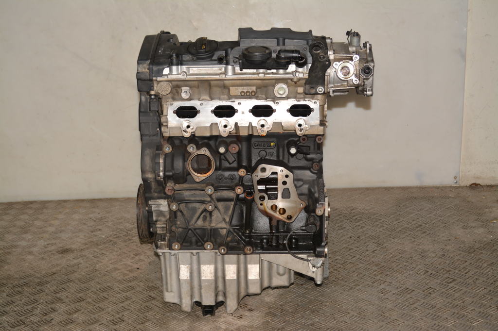 AUDI A4 B7/8E (2004-2008)  Голый двигатель BWE 24472745