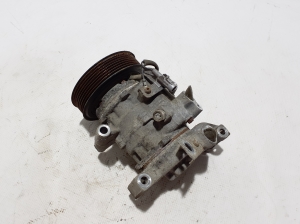 TOYOTA Hilux (2015–2020) A/C compressor 883100KE30 - 2