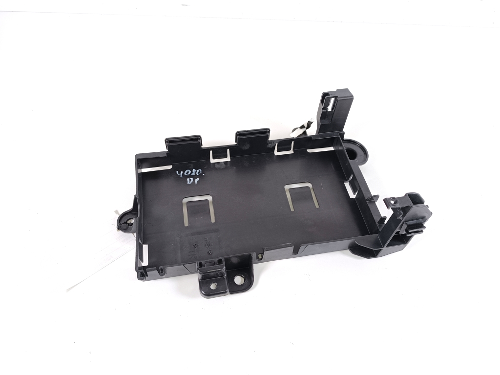 BMW 3 SERIES G20 (2018–2026) Muu kinnitus 6991153 BMW 3 SERIES G20 (2018–2026) Muu kinnitus 6991153