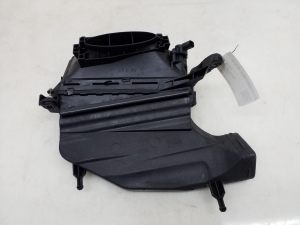Mercedes Benz E-Class W212 (2009–2015) Luftfiltergehäuse A6420903501 - 2
