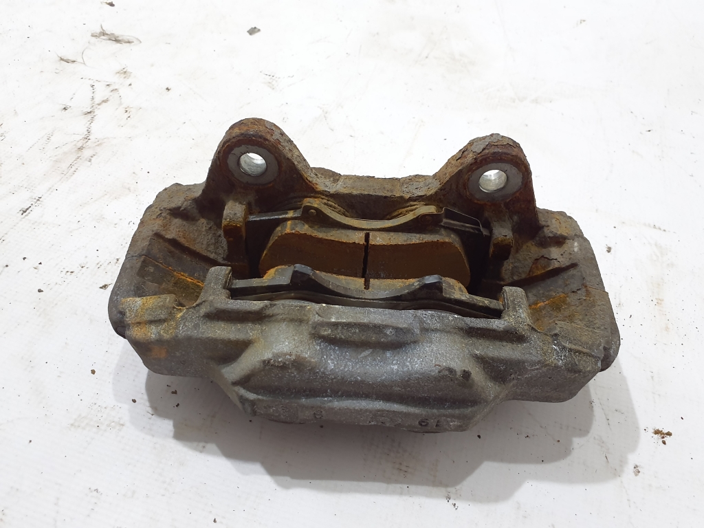 TOYOTA Hilux (2015–2020) Eesmine pidurisadul 477300K350 TOYOTA Hilux (2015–2020) Eesmine pidurisadul 477300K350