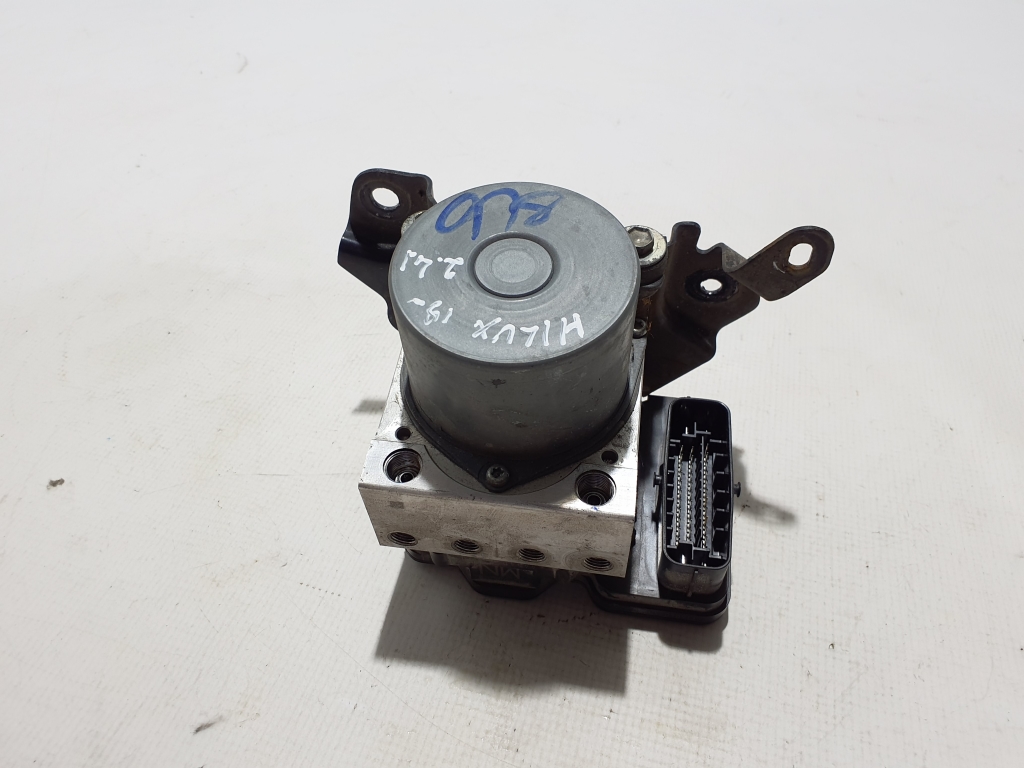 TOYOTA Hilux 8 generation (2015-2024) ABS pump 4405071G10 23808724