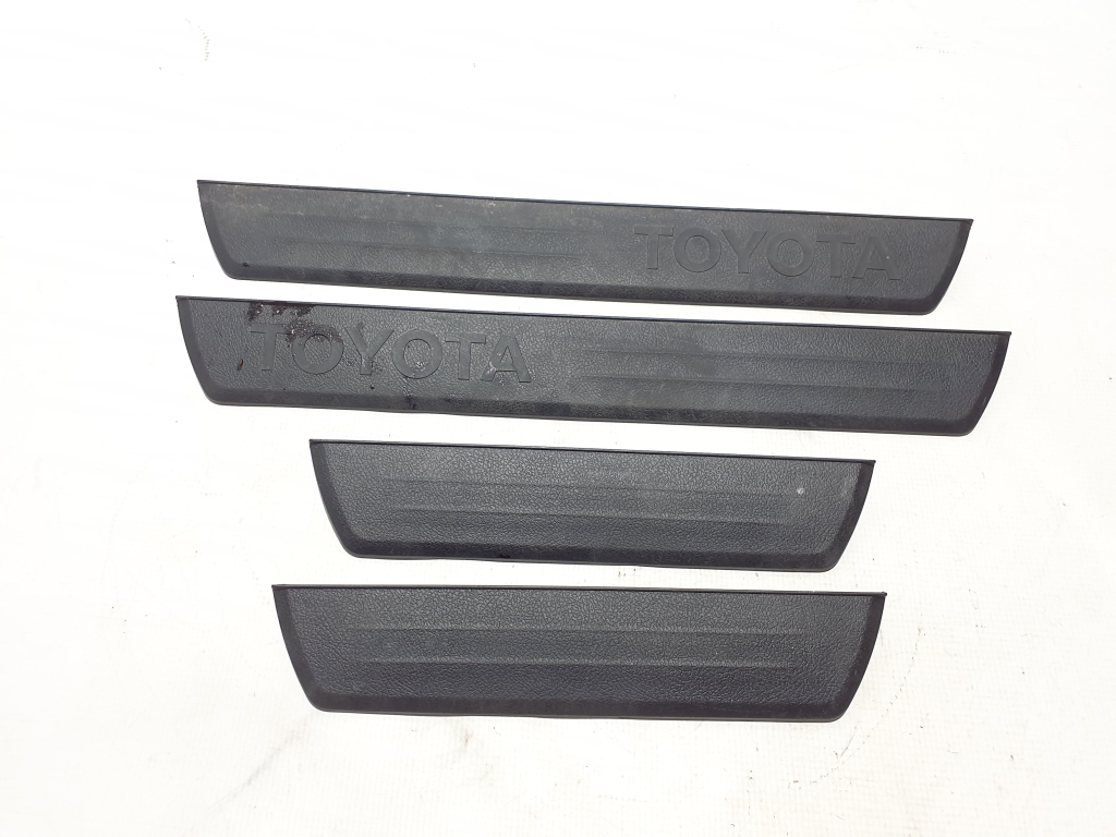 TOYOTA Hilux (2015–2020) Inner sill trim TOYOTA Hilux (2015–2020) Inner sill trim