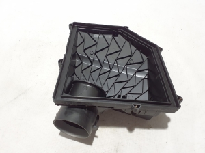 VOLVO XC60 (2017–2026) Luftfiltergehäuse 31474862 - 4