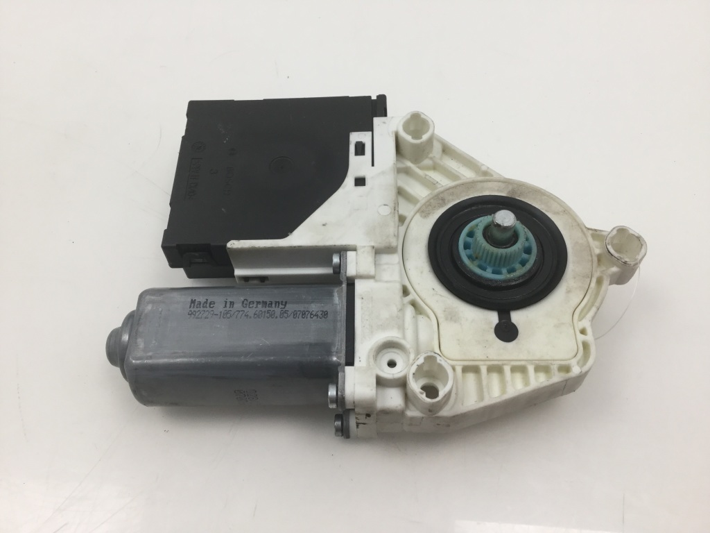 VOLKSWAGEN Passat B6 (2005-2010) Front Left Door Window Regulator Motor 1K0959702P 24906688