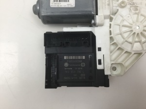 Volkswagen Passat B6 (2005–2010) Front door window regulator motor 1K0959702P - 2
