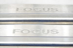 Ford Focus (2004–2011) Inner sill trim 4M5JA13200AB - 4