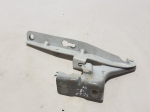  Engine cover hinge 