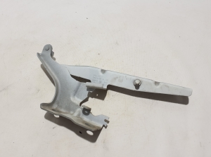  Engine cover hinge 