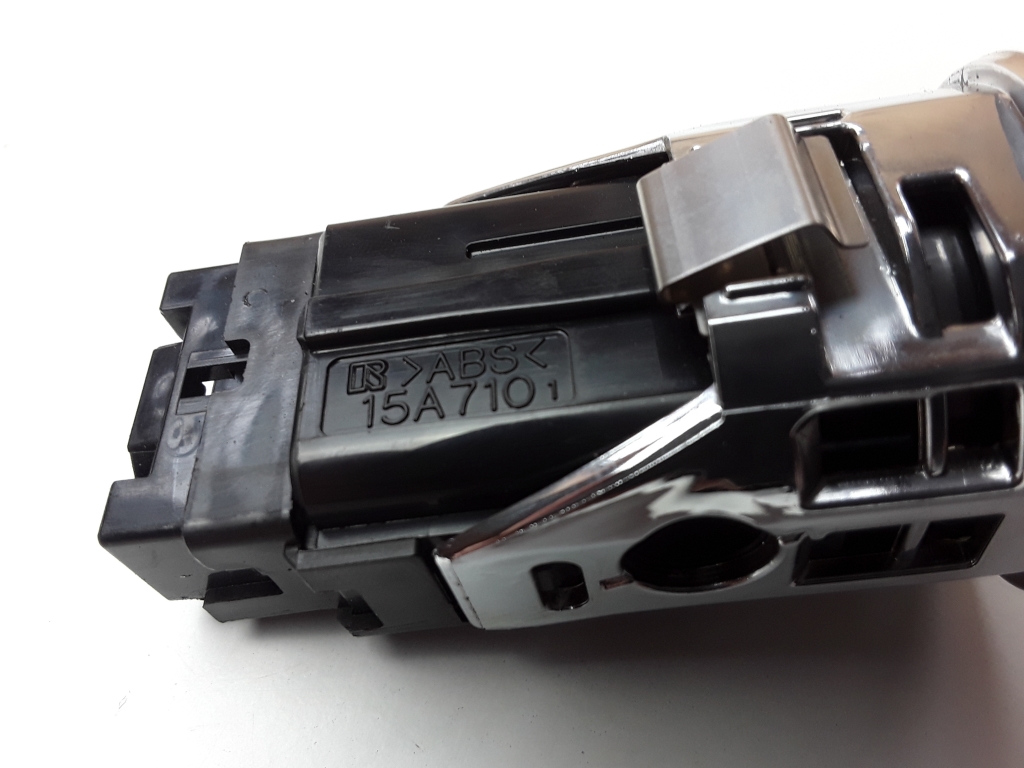 TOYOTA Corolla Verso 1 generation (2001-2009) Кнопка зажигания 15A7101 23551917