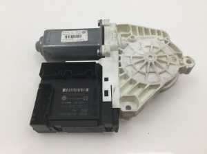 Volkswagen Passat B6 (2005–2010) Front door window regulator motor 1K0959702P - 3