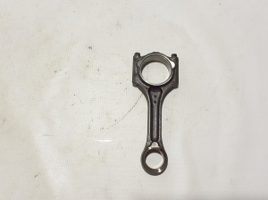  Connecting rod 