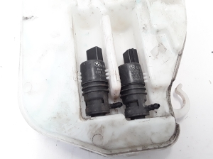 BMW 5 SERIES F11 (2010–2017) Scheibenwaschbehälter vorne 8050439 - 2