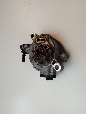 Peugeot 2008 (2013–2026) Vaakumpump 9804021880 - 2