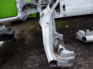 VOLVO XC60 (2017–2026) Aizmugurējais spārns un tā detaļas 31484169 - 3