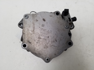 Skoda Superb (2008–2015) Vakuumpumpe 06J145100F - 2