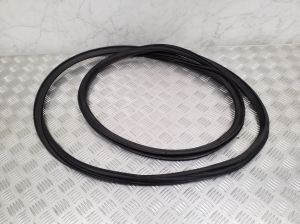 Trunk lid weatherstrip on the lid - 8497196
