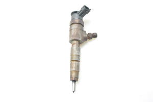  Fuel injector 