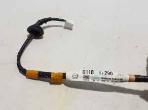Mazda CX-3 (2015–2026) Front door external opening handle and its details - 2