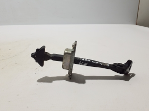 Mazda CX-3 (2015–2026) Rear side door opening limiter D10E72270 - 3