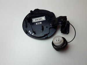  Fuel filler cap 