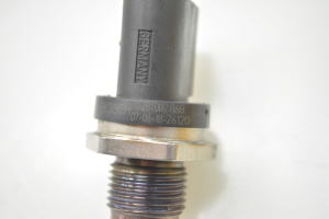 BMW 1 SERIES E87 (2003–2012) Kraftstoffhochdrucksensor 0281002868 - 4