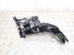 Rear bumper bracket - A1678803900
