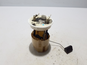 Pompe à carburant dans le réservoir - D10J4216XA