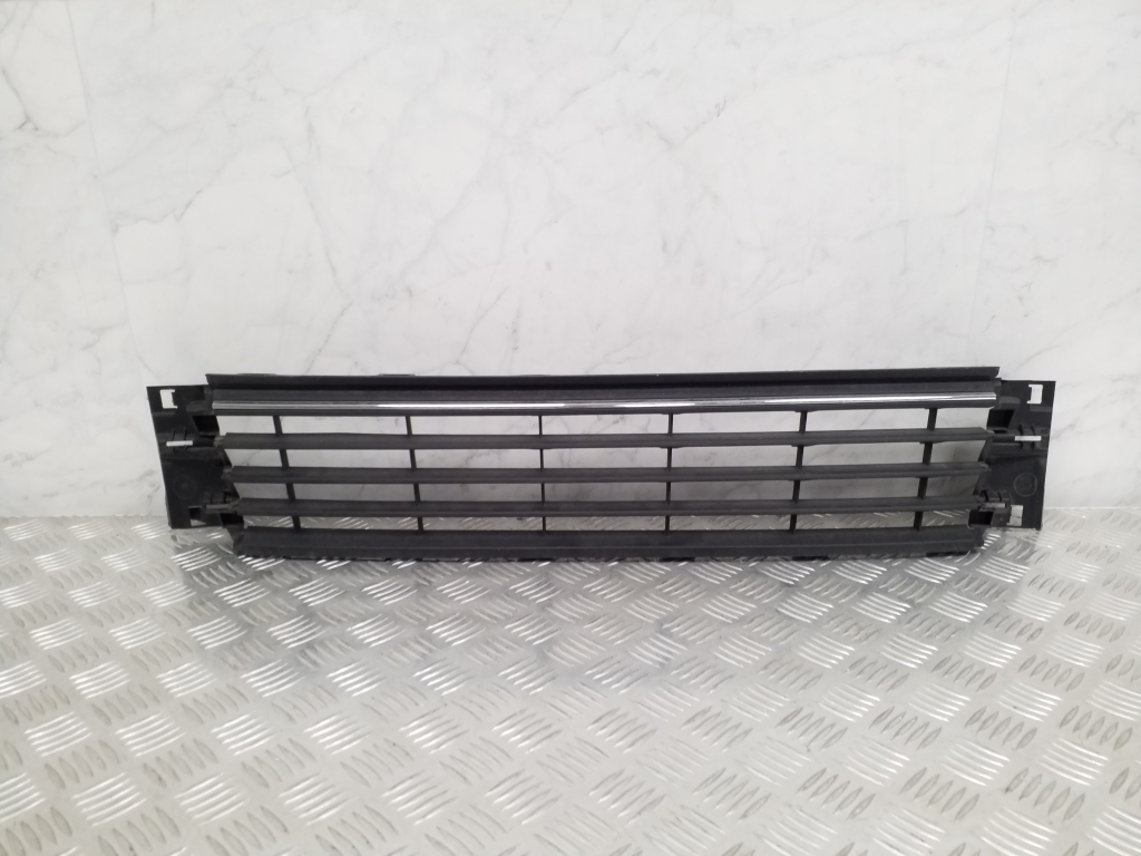 Volkswagen Polo V (2009–2017) Front bumper lower grille 6C0853677B Volkswagen Polo V (2009–2017) Front bumper lower grille 6C0853677B