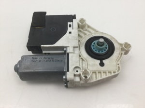Front door window regulator motor - 1K0959702P