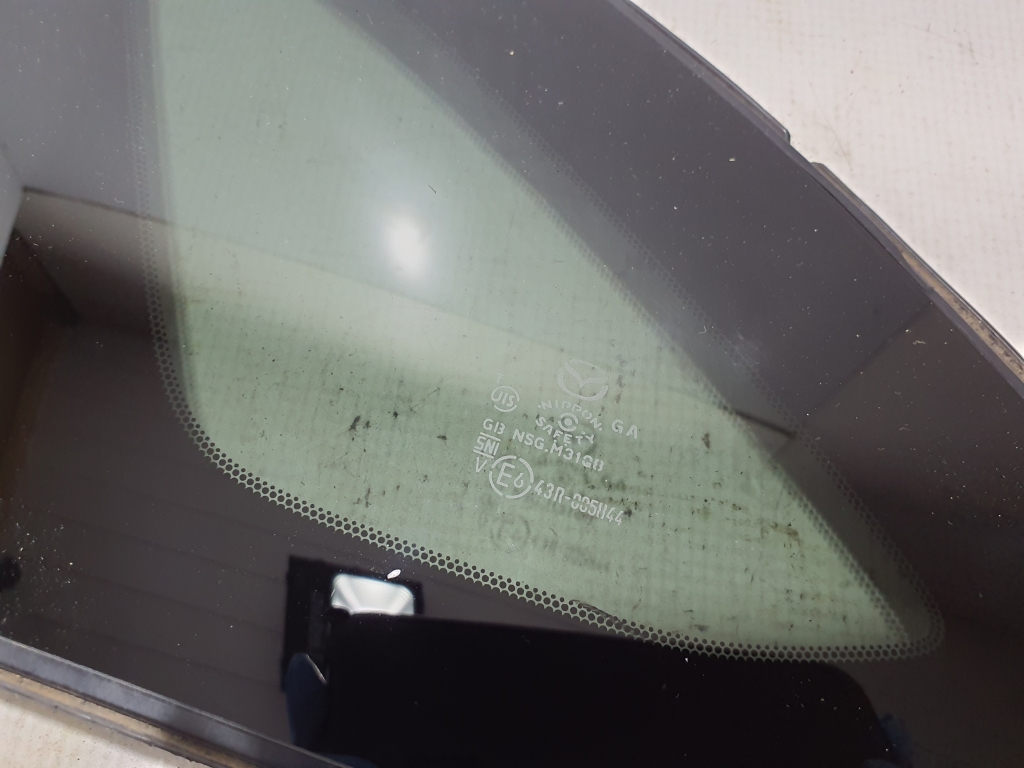 MAZDA CX-3 1 generation (2015-2024) Left side rear body window D10E-63-950 23679624