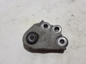 Support de boîte de vitesses - DB2W-39-010